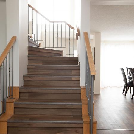 Elegant 4 Bedroom on Comdale Winnipeg Buitenkant foto